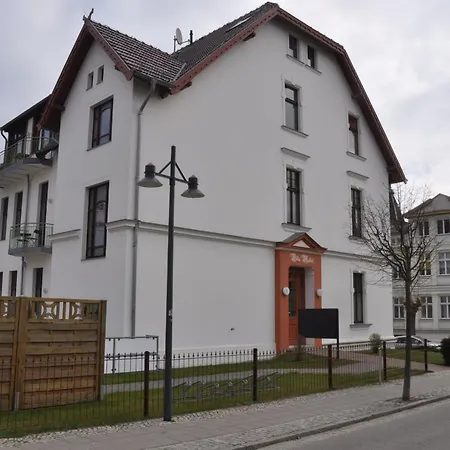 Ahlbeck, Medici - Seitlicher Meerblick *