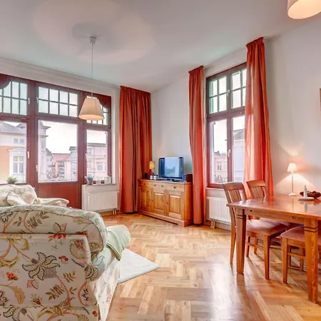 Villa Ahlbeck, Medici - Seitlicher Meerblick